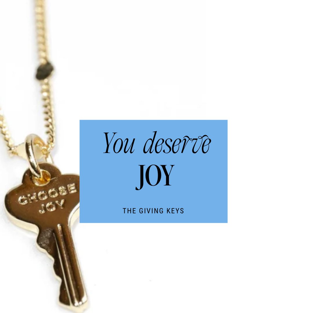 product demo Inspirational Word Jewelry ad creative — The Giving Keys