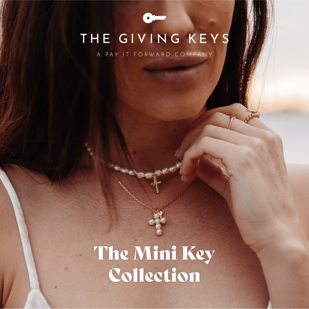 product demo Inspirational Word Jewelry ad creative — The Giving Keys