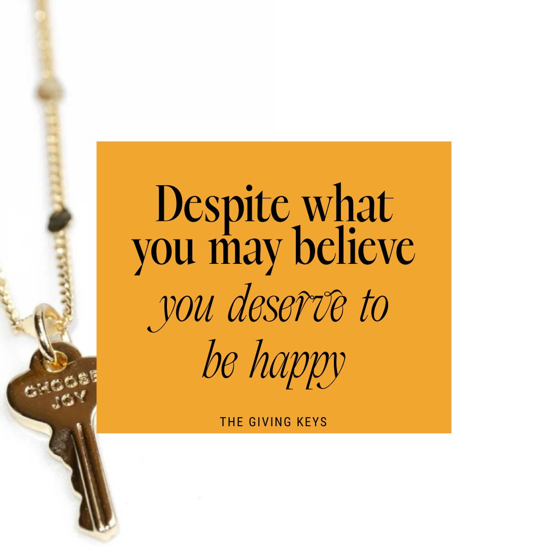 product demo Inspirational Word Jewelry ad creative — The Giving Keys